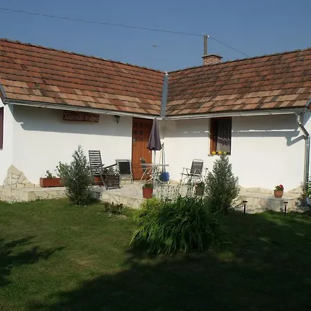 Nyaraló Tündérviola