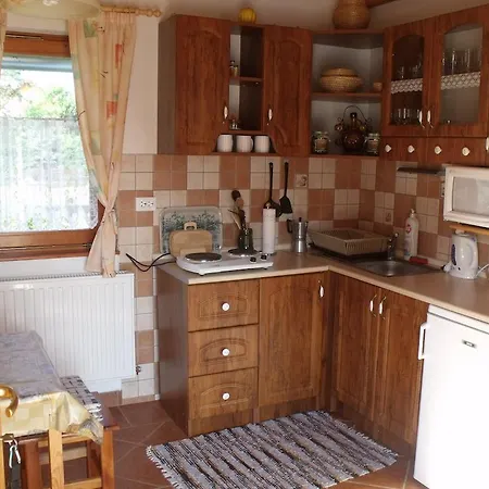 Nyaraló Tündérviola